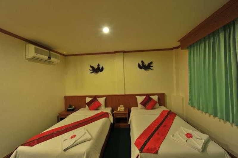 Pl Guesthouse Patong Extérieur photo